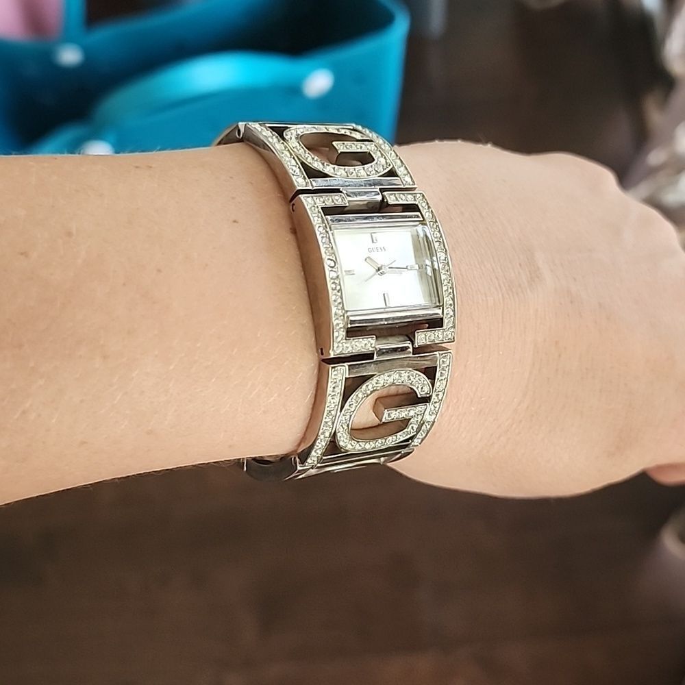 GUESS VINTAGE WATCH  - Picture 12 of 14